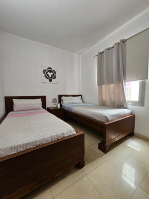 Iron/ironing board, internet, bed sheets