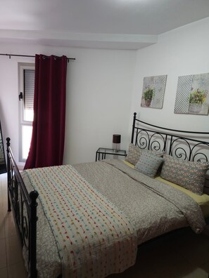 2 bedrooms, iron/ironing board, Internet, bed sheets - Charming Holiday House in Las Palmas with City Views (Telde)