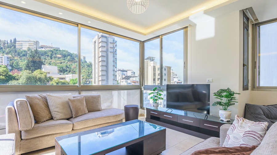 Alti 3-BR Apt by Santa Maria Jal el Dib