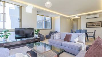 Apartment, 3 Bedrooms, Kitchen, City View | Living area | Smart TV, Netflix, streaming services