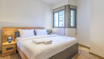 Departamento, 3 habitaciones, cocina, vista a la ciudad | Sábanas de algodón egipcio y ropa de cama de alta calidad