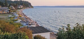 Beach - Madrona, Camano Island; Beautiful  2-bedroom cottage updated with you in mind. (Camano)