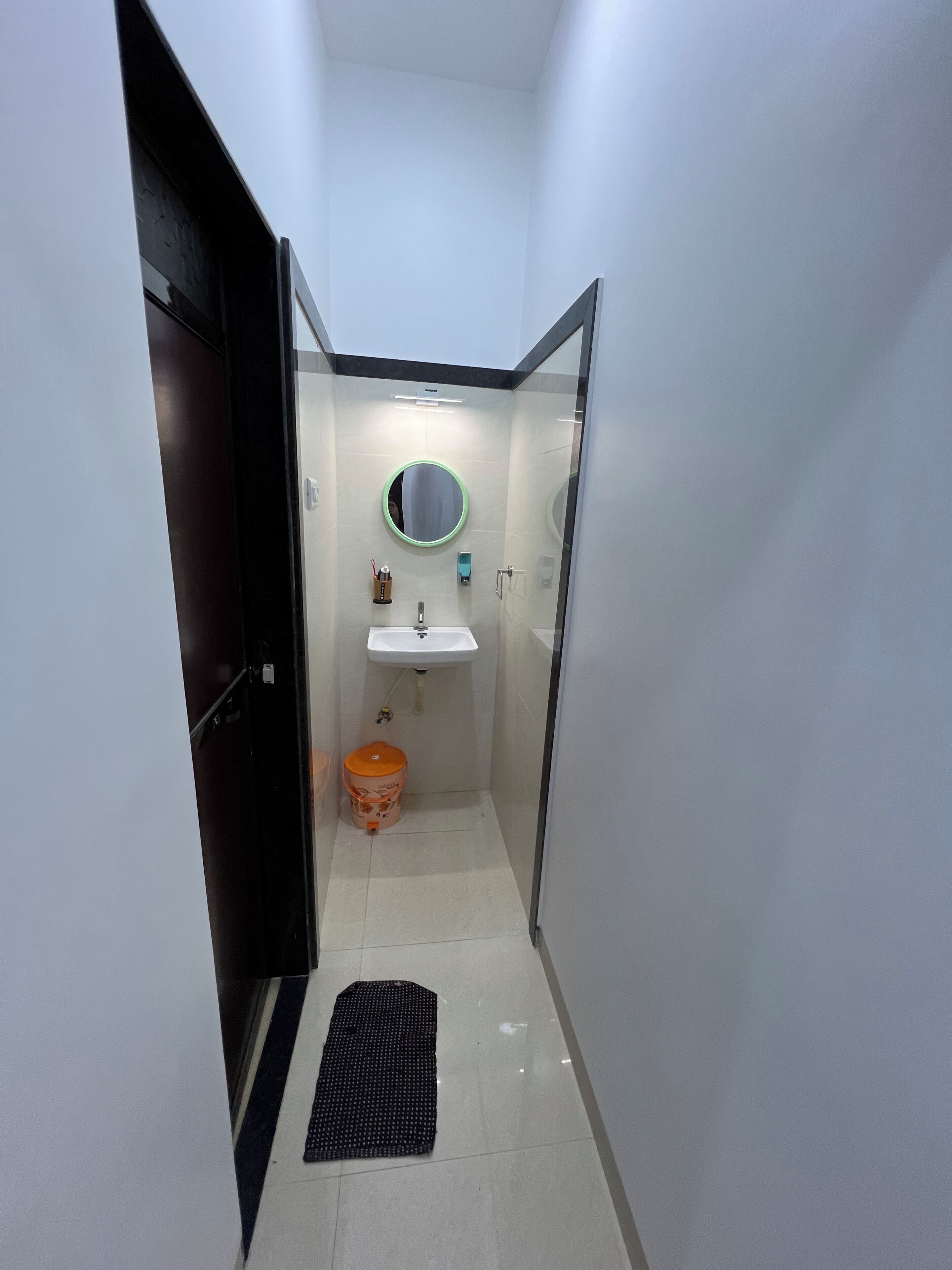 Rom – deluxe | Bad | Dusj, håndklær, såpe og toalettpapir