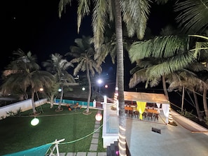 Outdoor dining - Iira Stays Ocean Bliss (Alibag)