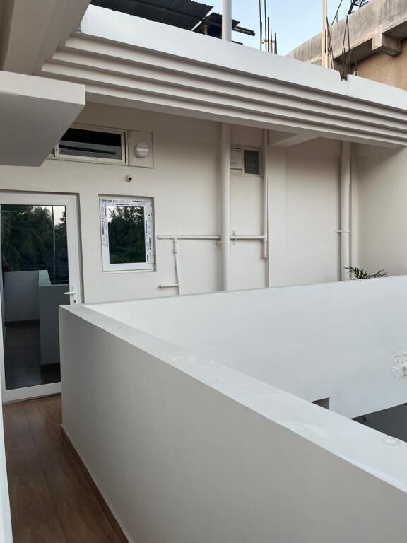 エグゼクティブ アパートメント バルコニー パーシャルレイクビュー | 施設の敷地