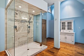 Shower, hair dryer, towels - Winter Park Getaway w/ Fireplace, Game Room & Easy Resort Bus | Elk Court Lodge (Winter Park)