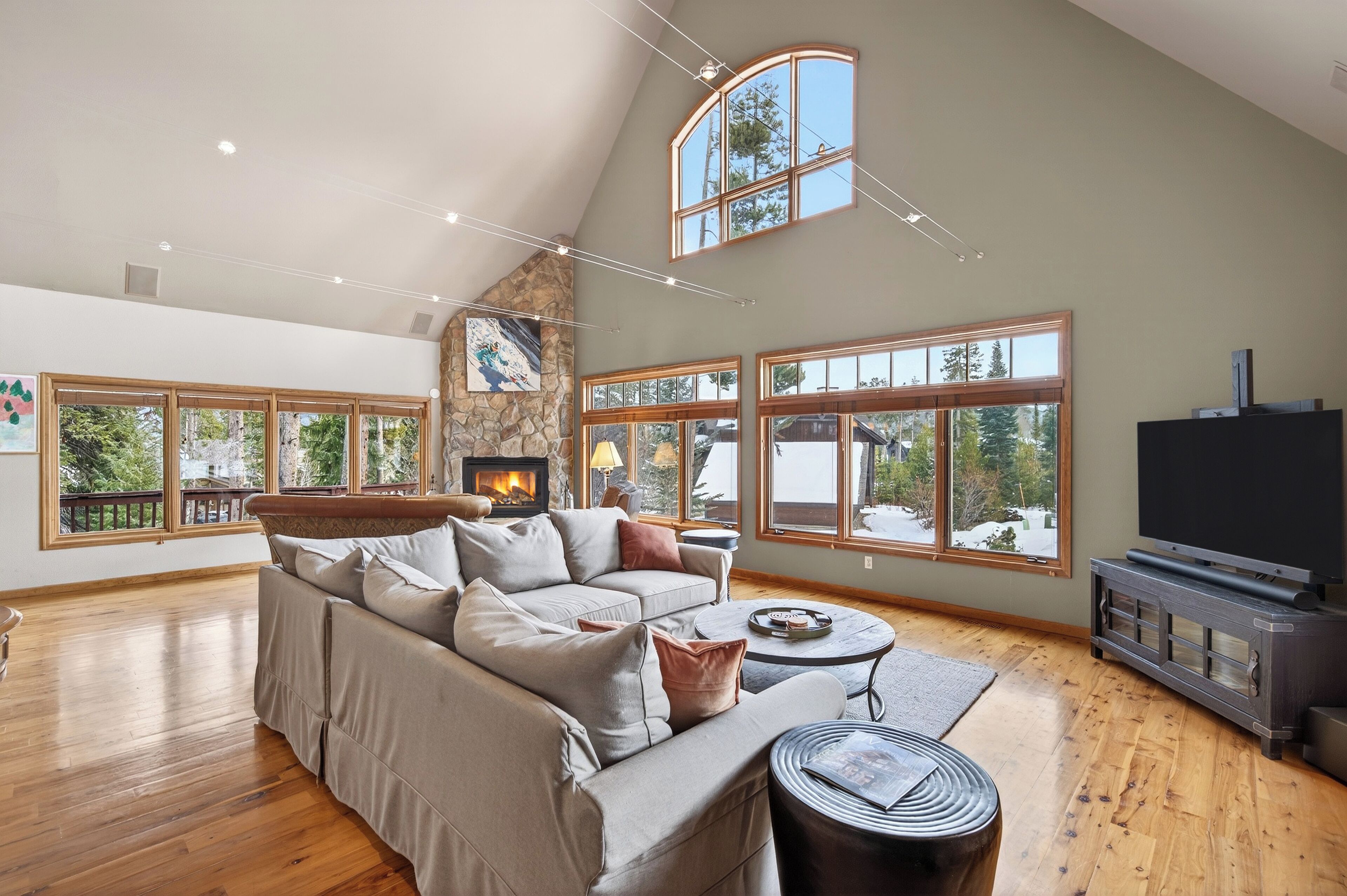 Smart-TV, peis og bordtennis