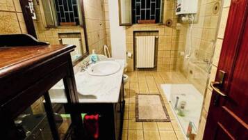 Slaapzaal, 1 slaapkamer | Badkamer