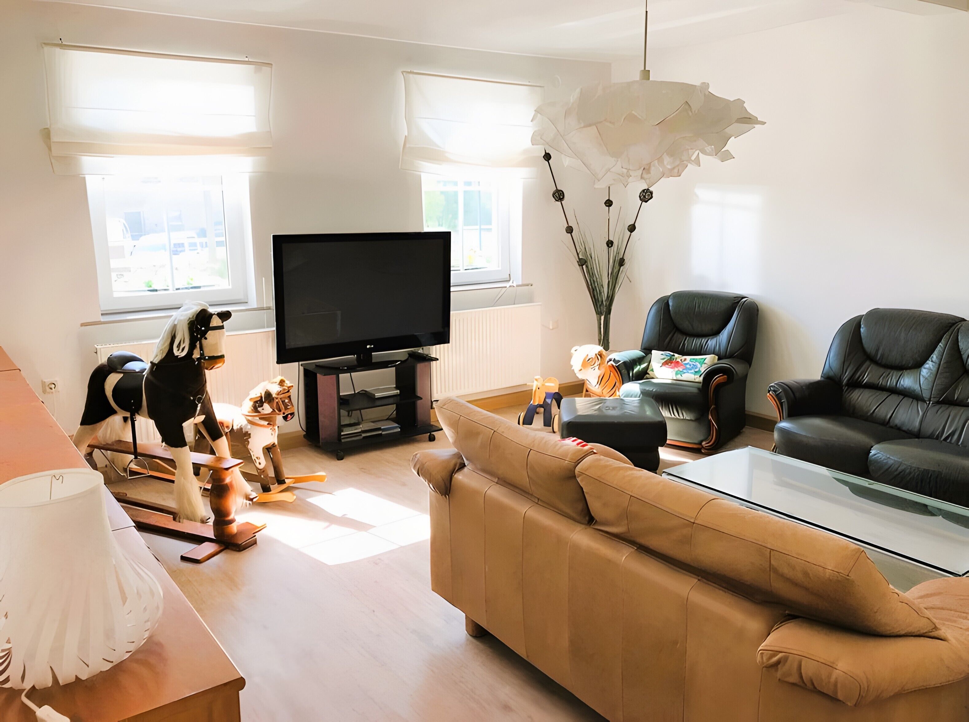 Fernseher, Tischtennisplatte