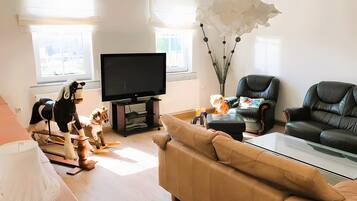 Fernseher, Tischtennisplatte