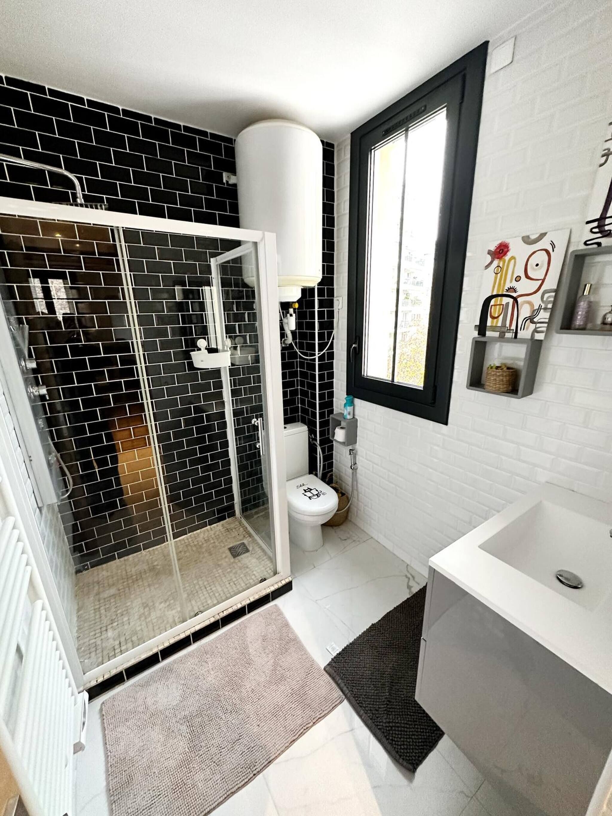 淋浴设施、吹风机