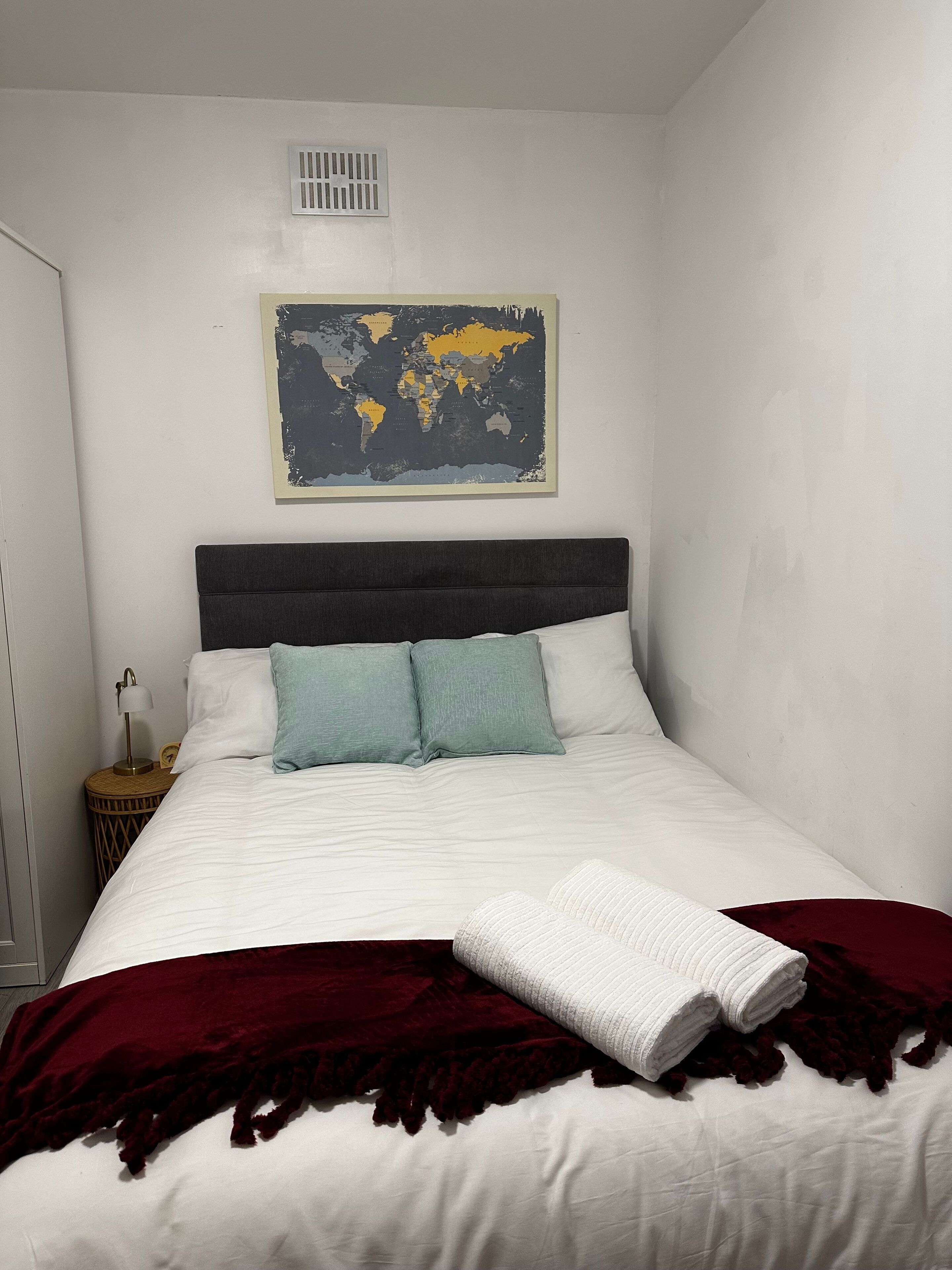 Internet, bed sheets