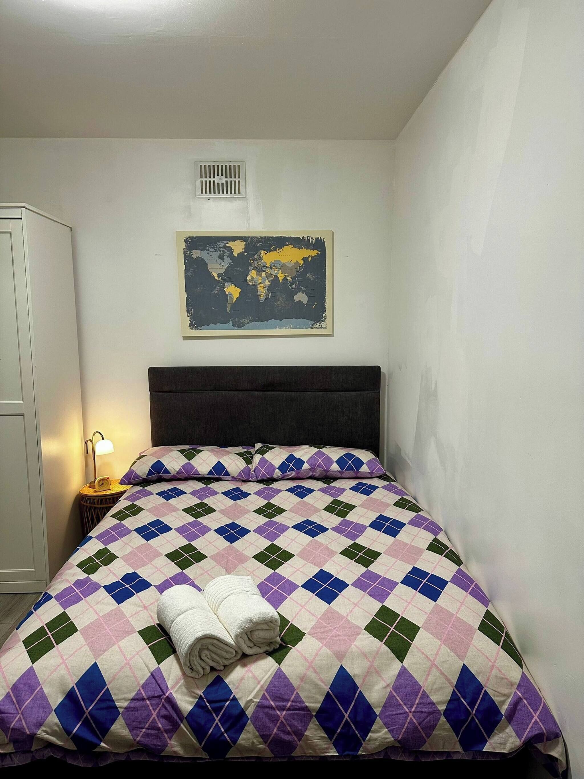 Internet, bed sheets