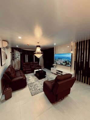 TV - Morocco Square Bliss (Dar es Salaam)