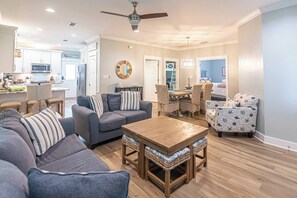 TV, books - 5002 Rookery 3 Sea La Vie (Gulf Shores)