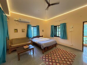 Deluxe Room | Free WiFi - The Para Studio by Smith & Appy (Parra)