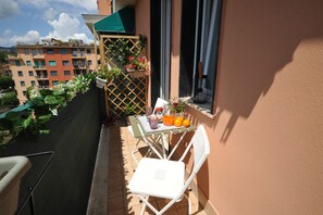 Outdoor dining - BLU STUDIO CENTRAL /NEAR SEA RAPALLO /NEAR PORTOFINO (Rapallo)
