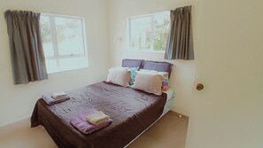 1 bedroom, bed sheets