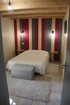 3 chambres, fer et planche à repasser, lit parapluie, Wi-Fi gratuit