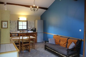 TV, ping pong - Le vieux four self-catering cottage in the countryside (Corbarieu)