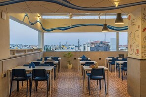 Rooftop terrace - The Hosteller Bangalore, HSR Layout (Bengaluru)