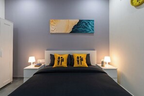 Deluxe Double Room | Free WiFi, bed sheets - The Hosteller Bangalore, HSR Layout (Bengaluru)