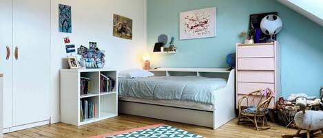 Fer et planche Ă repasser, Wi-Fi, draps fournis