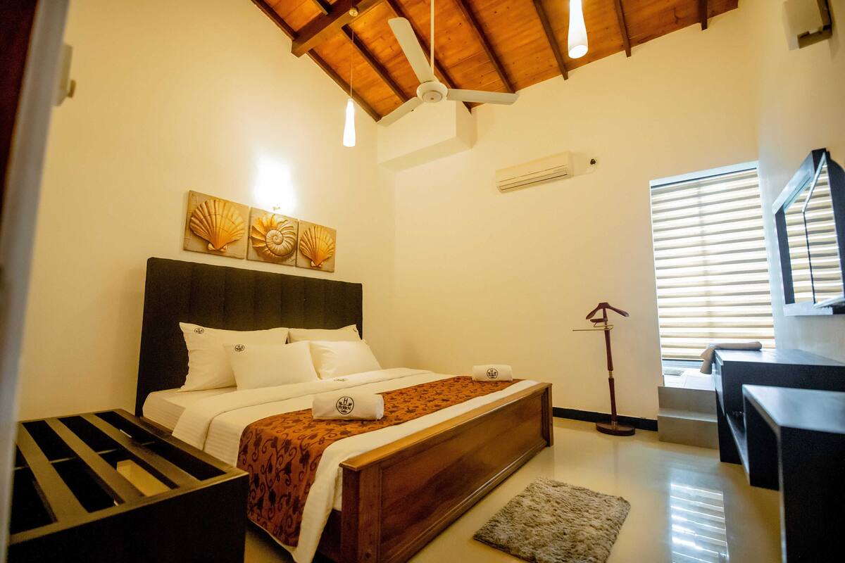 Luxury Triple Room, Pool View