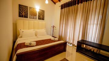 Luxury Triple Room, Pool View