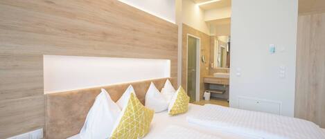 Apartment, 1 Bedroom, Accessible, Smoking | 1 bedroom
