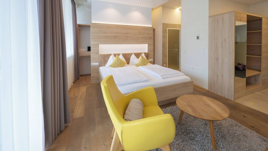 Comfort Studio With King-size Bed for 2 People 24-7 Check-in