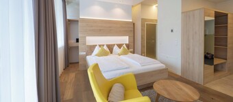 Comfort Studio With King-size Bed for 2 People 24-7 Check-in