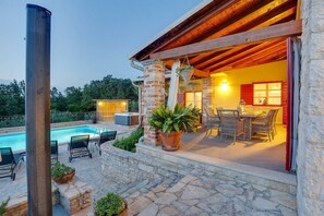 Outdoor dining - Villa Stupenda (100511-K1) - Porec (Porec)