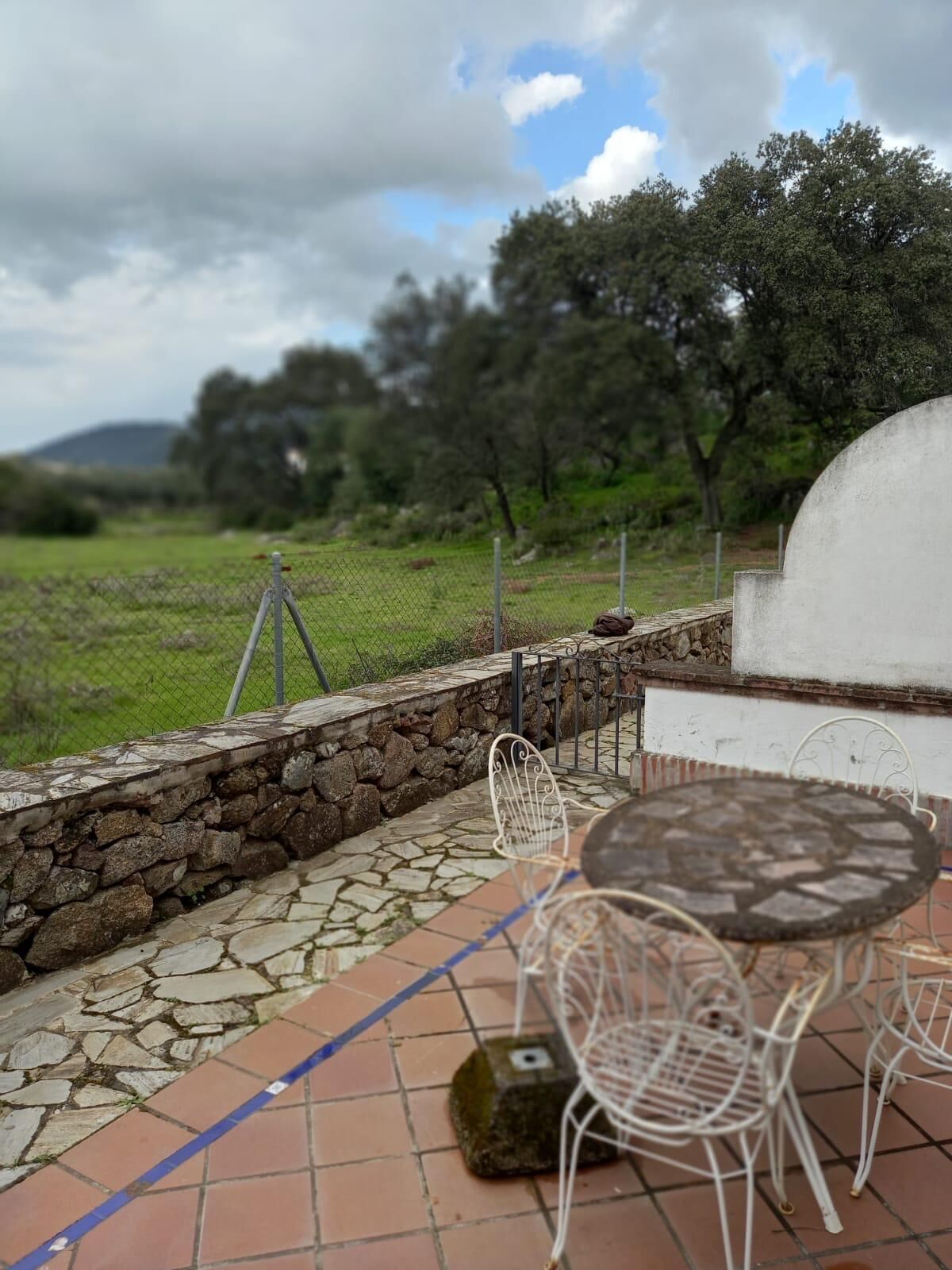 Estudio familiar, patio, vista a la montaña | Restaurante al aire libre