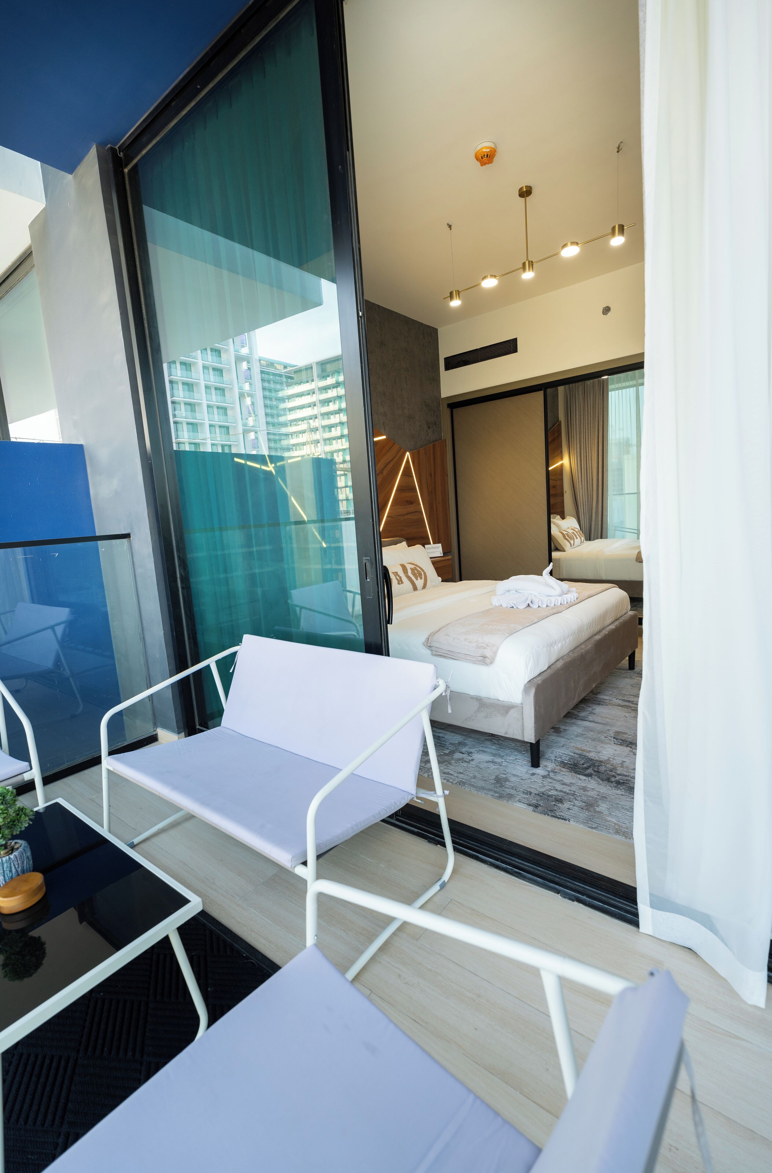 Fer et planche à repasser, Wi-Fi, literie fournie