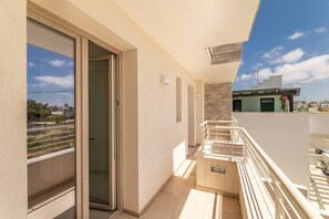Deluxe Δίκλινο Δωμάτιο (Double), Θέα στην Πόλη | Βεράντα/αίθριο