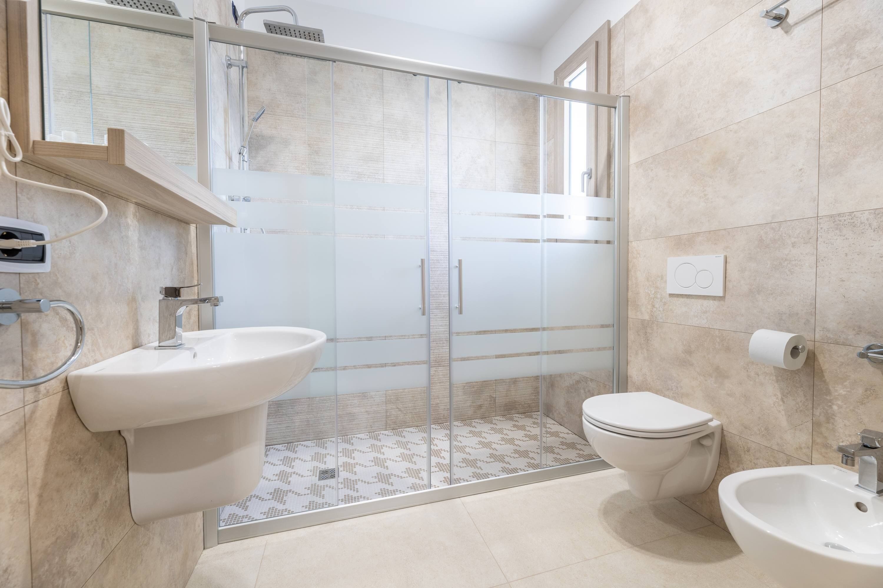 Doppia Deluxe, vista città | Bagno