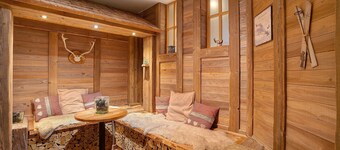 Apartment 'Schwarzwald-Lodge' with Terrace and Infrared Cabin