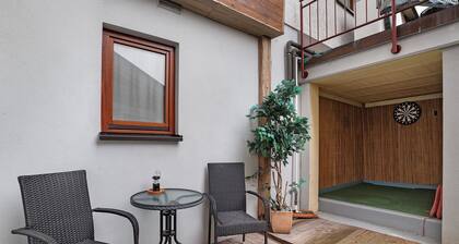 Apartment 'Schwarzwald-Lodge' with Terrace and Infrared Cabin