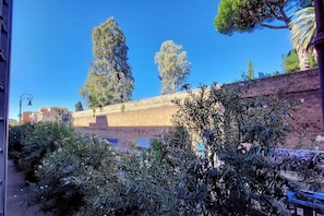 Property grounds - Historic Center Rome Colosseum 2BR 2BA Metro (Rome)