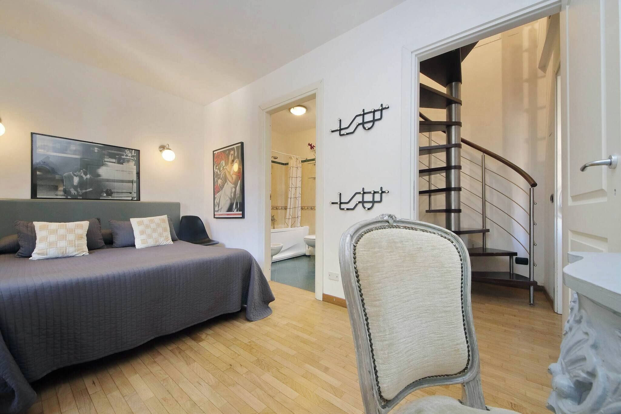 Apartment, 2 Schlafzimmer | Wohnzimmer | Bücher