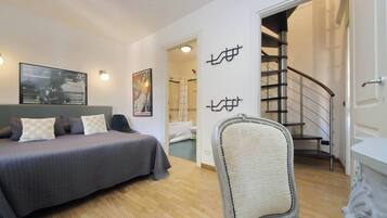 Apartment, 2 Schlafzimmer | Wohnzimmer | Bücher