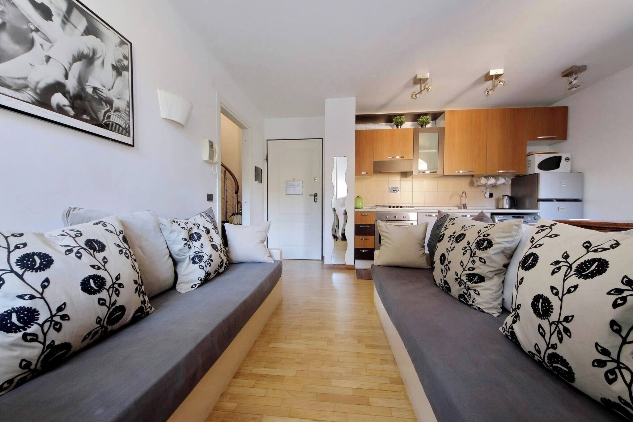 Condo, 2 Bedrooms | Living room | Books