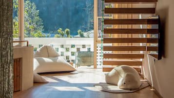 Family Suite, River View | Premium bedding, down comforters, desk, laptop workspace