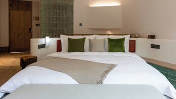 Elite Suite, Garden View | Premium bedding, down comforters, desk, laptop workspace