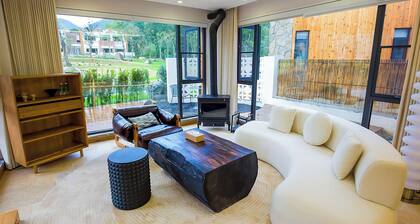 Old River Story Art Mountain Retreat