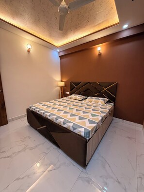 3 bedrooms, iron/ironing board, Internet - Beautiful 3-bedroom apartment with AC in vibrant Jaipur (Jaipur)
