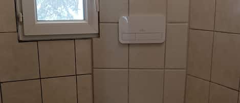 Toallas, jabón y papel higiénico