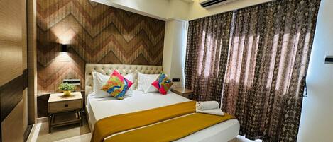 Free WiFi, bed sheets