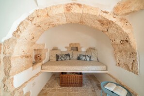 Interior - Luxury Trullo with Private Pool near Ostuni – Itria Valley (Ostuni)